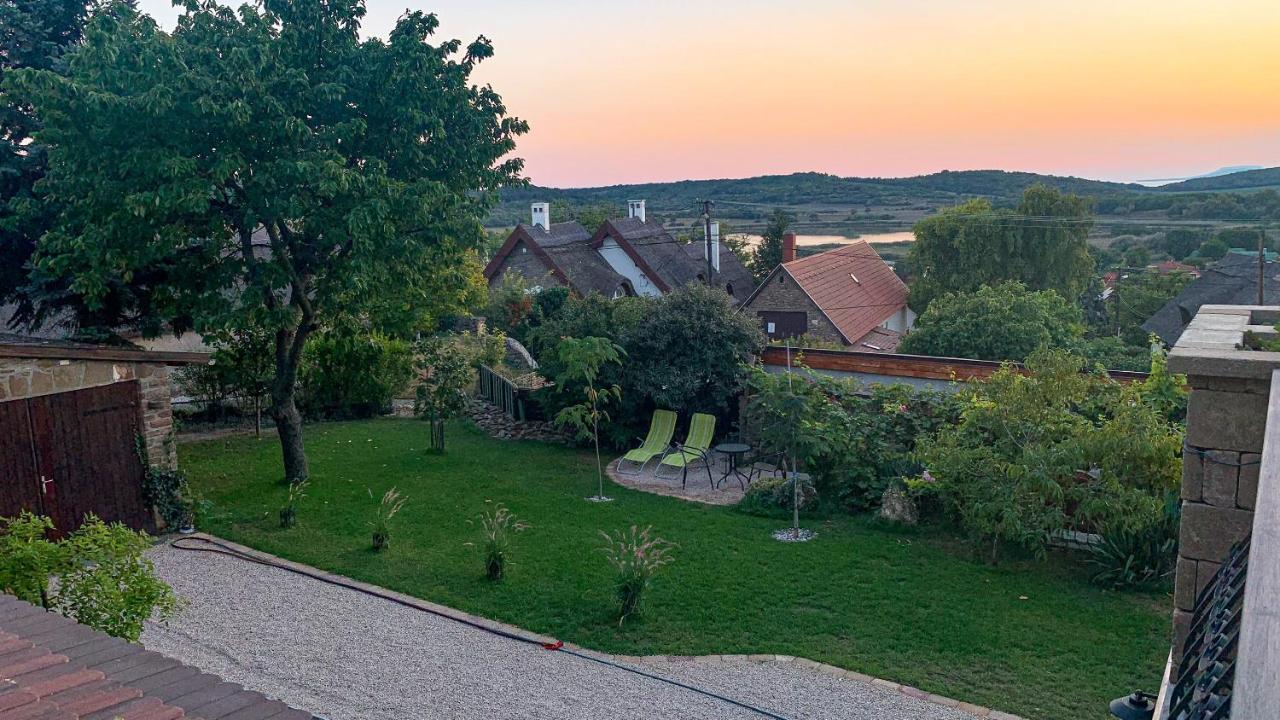 T.H.Ny Village Inn Cottage Tihany Eksteriør bilde